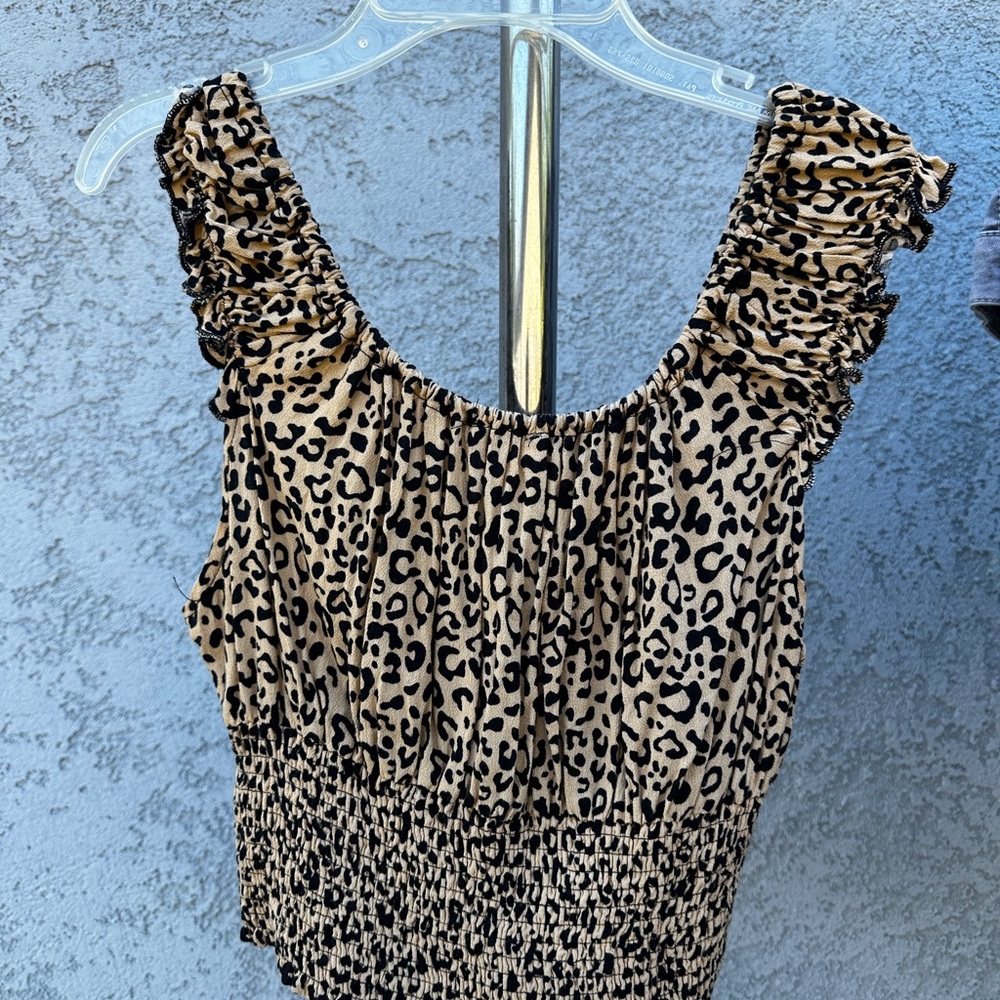 Leopard Print Ruffle Top - Picture 3 of 5